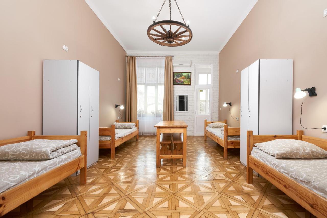 Cossacks Hostel Lviv Extérieur photo