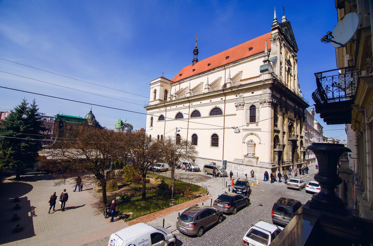 Cossacks Hostel Lviv Extérieur photo