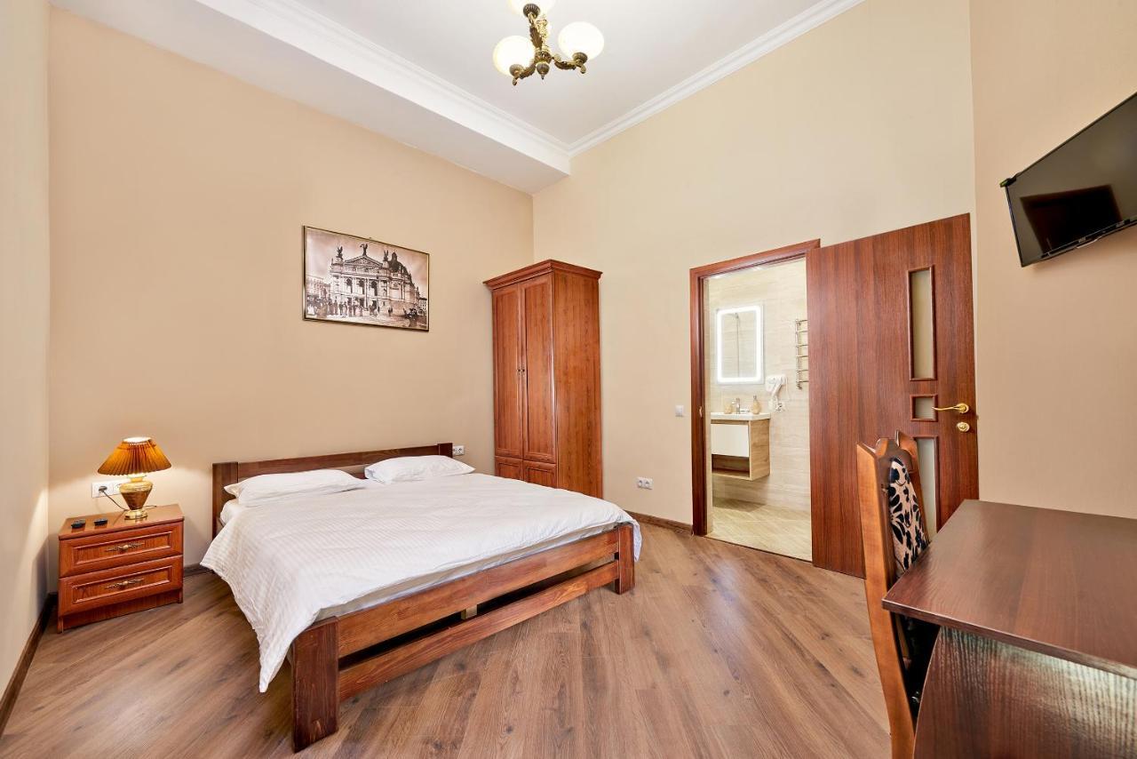 Cossacks Hostel Lviv Extérieur photo